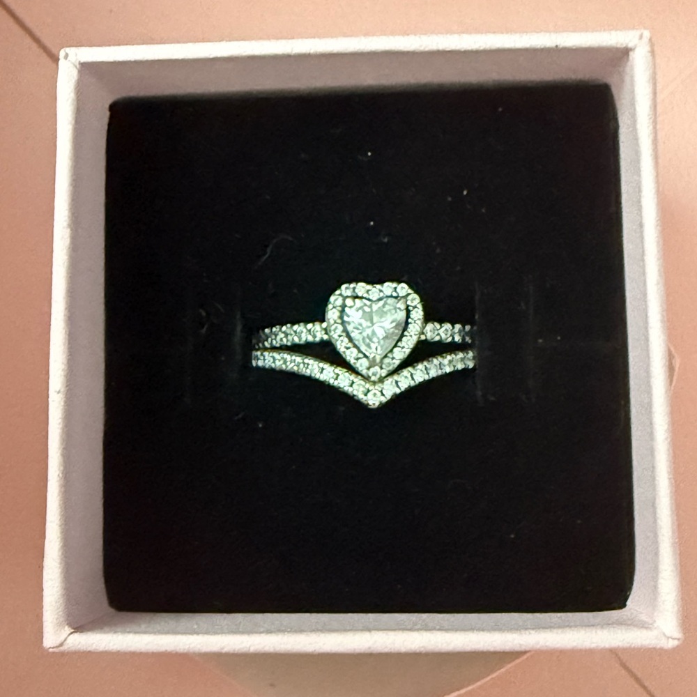 Pandora Silver Heart Ring with Mint Center Stone and Halo Accents💫💫💫💕
